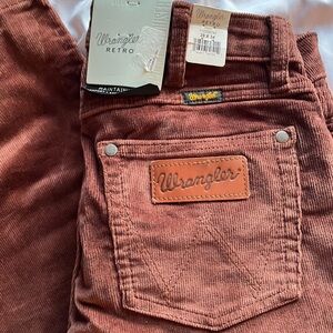 Wrangler Retro Corduroy Pants in Rich Brown